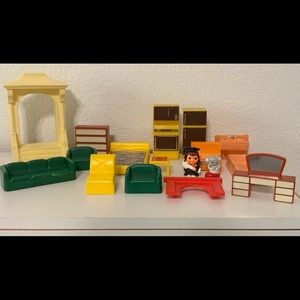 Vintage 1980 Miniature Figurines and House Items